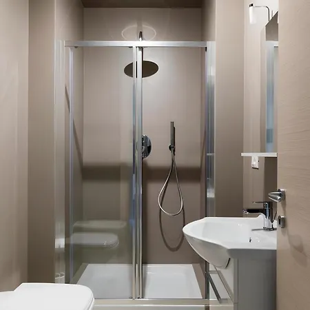 Pt Escape Виареджо